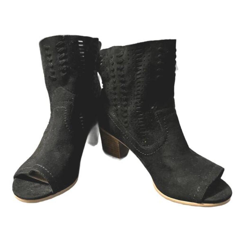 Not Rated Savio Bootie in Black, Size 6